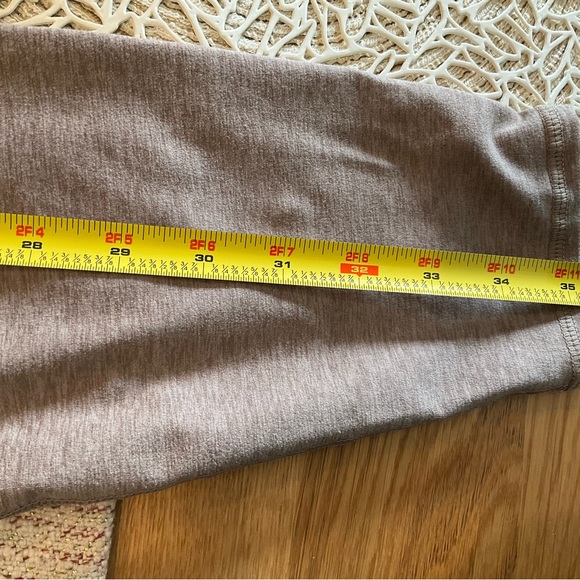 women’s  Leggings size medium beige (sage) - Picture 6 of 6